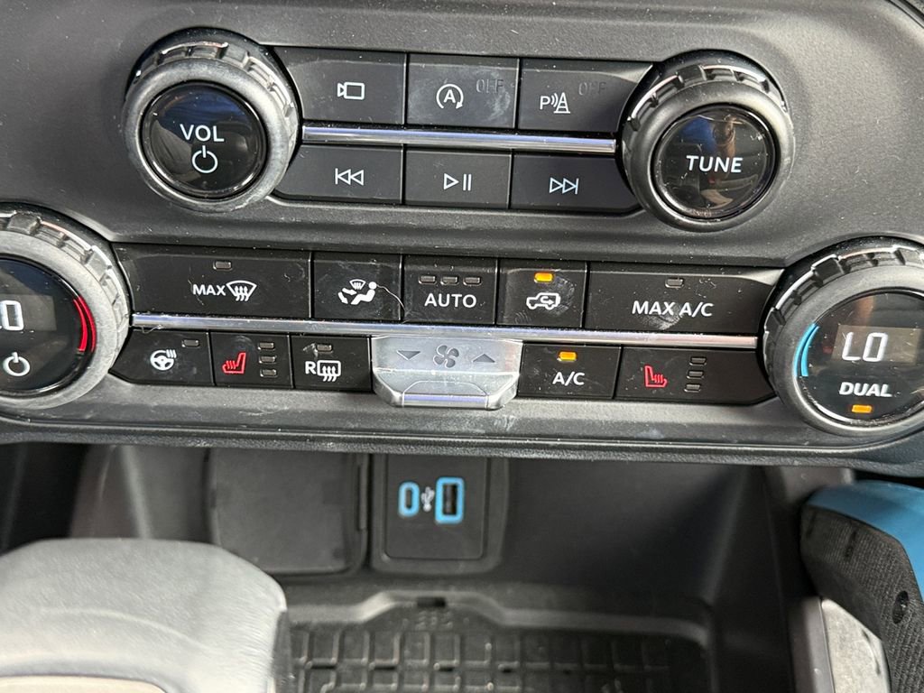 Used 2024 Ford Bronco Wildtrak image 29