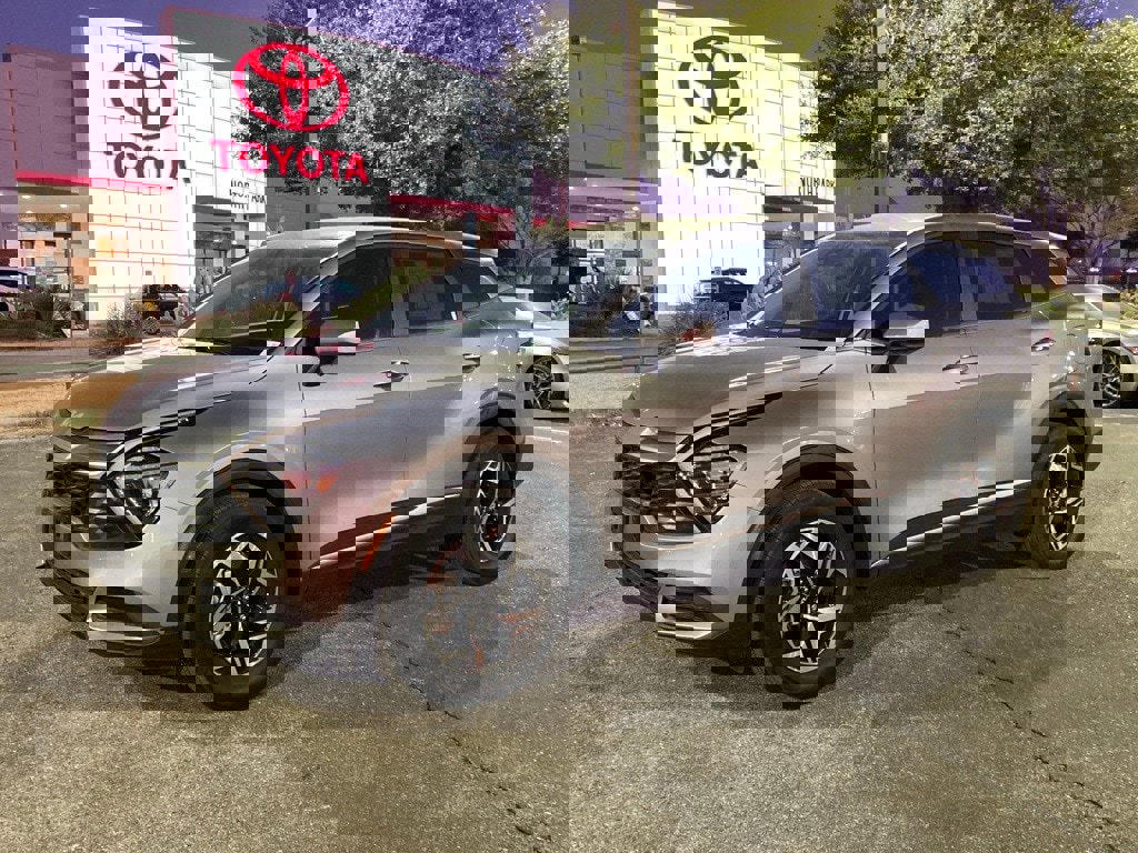 Used 2025 Kia Sportage LX