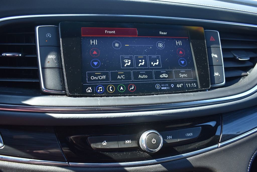 Used 2024 Buick Enclave Premium AWD/4WD image 32