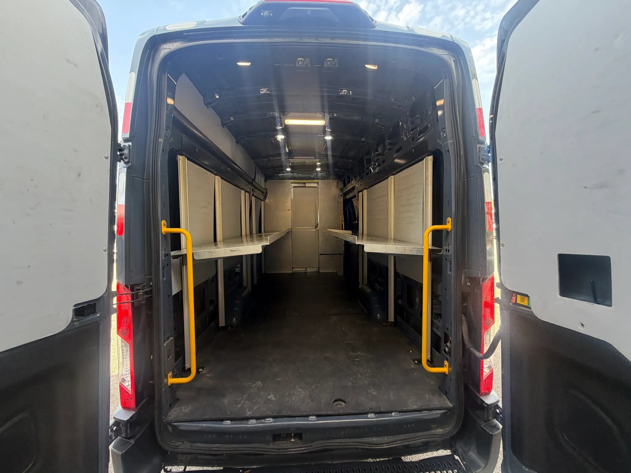 Used 2020 Ford Transit 250 148 High Roof Extended RWD image 5