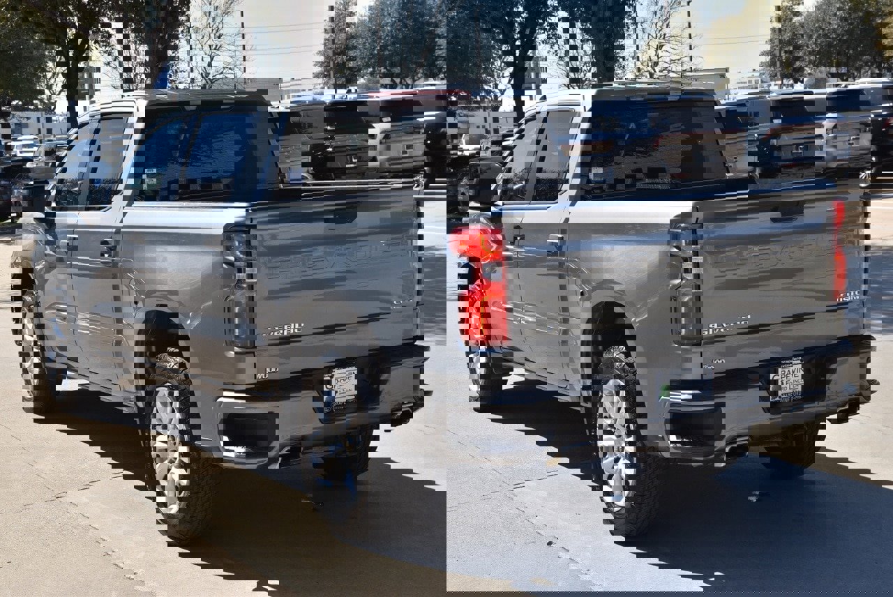 Used 2020 Chevrolet Silverado 1500 Custom w/ Custom Value Package image 10