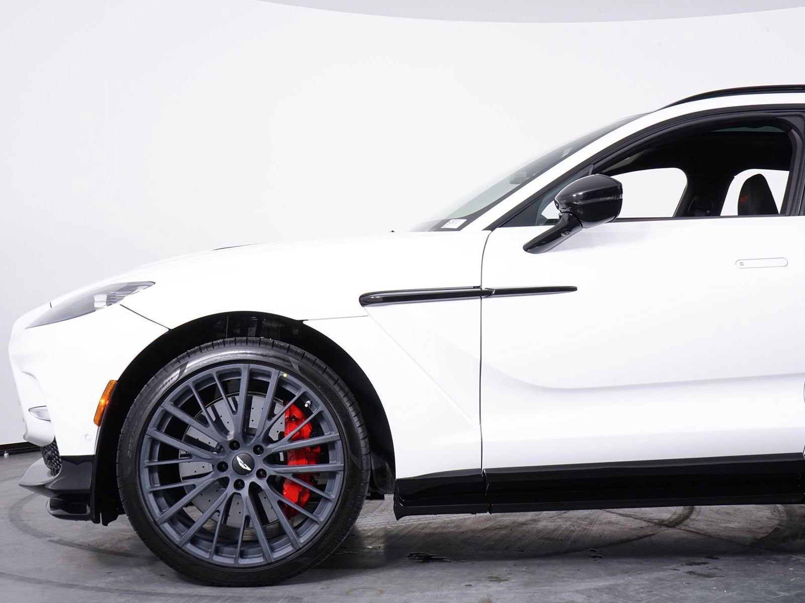 New 2026 Aston Martin DBX 707 AWD/4WD image 9
