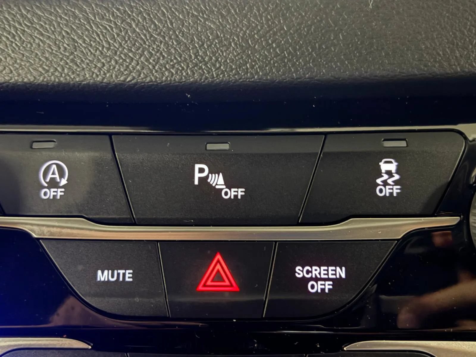 Used 2021 Chrysler Voyager Lxi FWD image 32