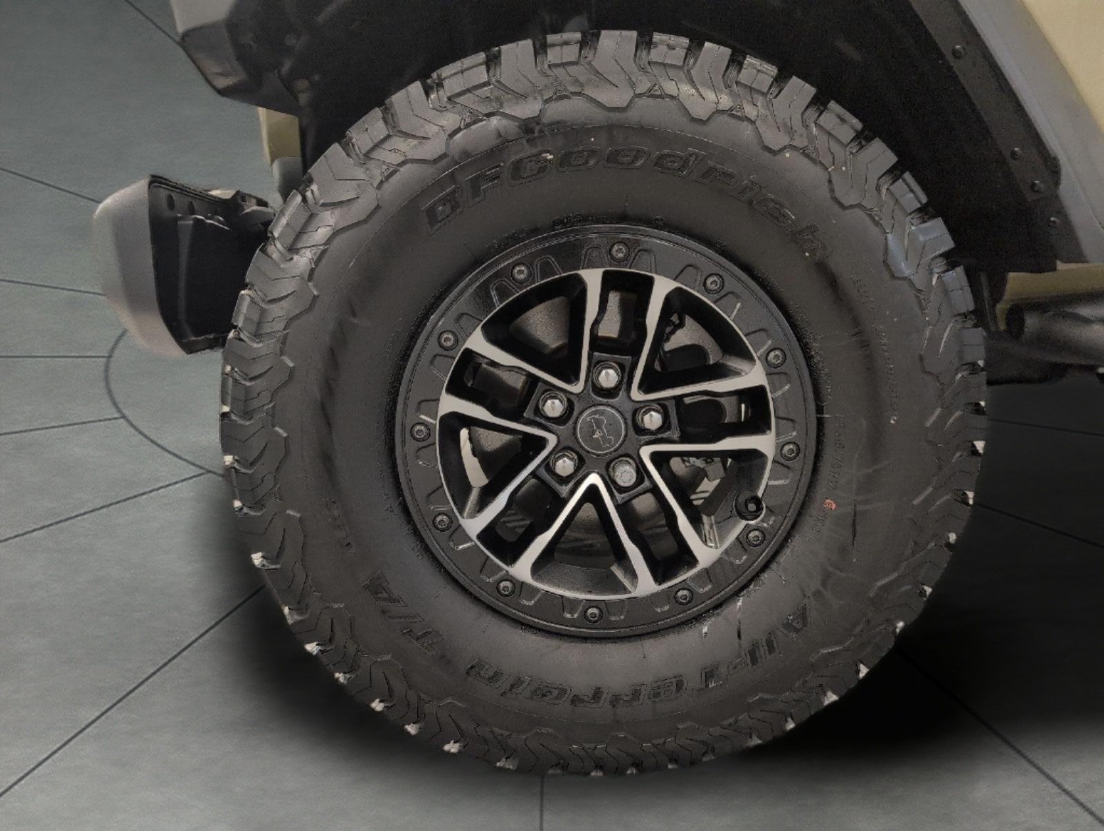 Used 2025 Jeep Wrangler Sport AWD/4WD image 3