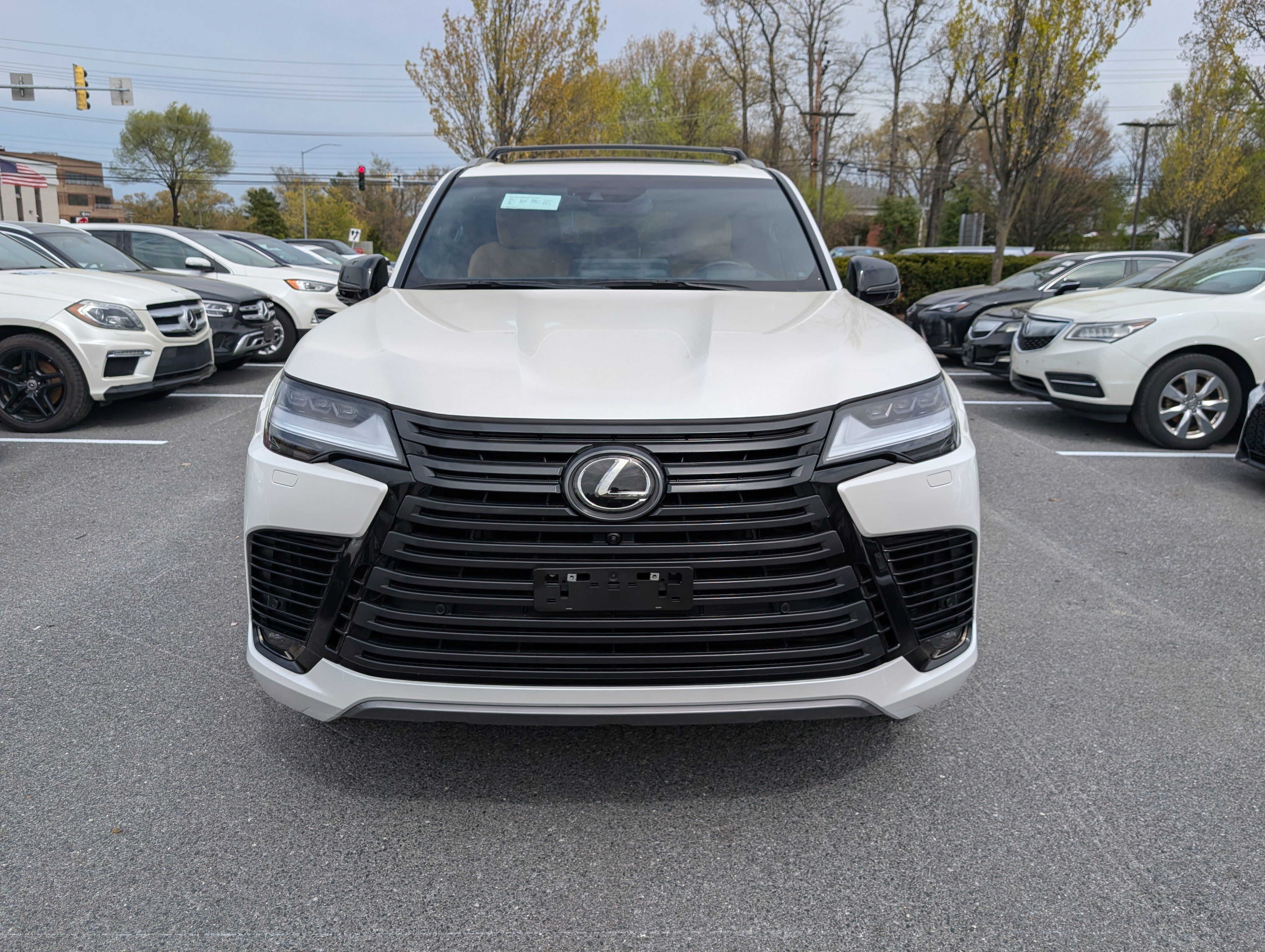 Used 2024 Lexus LX 600 4WD w/ Appearance Package image 8