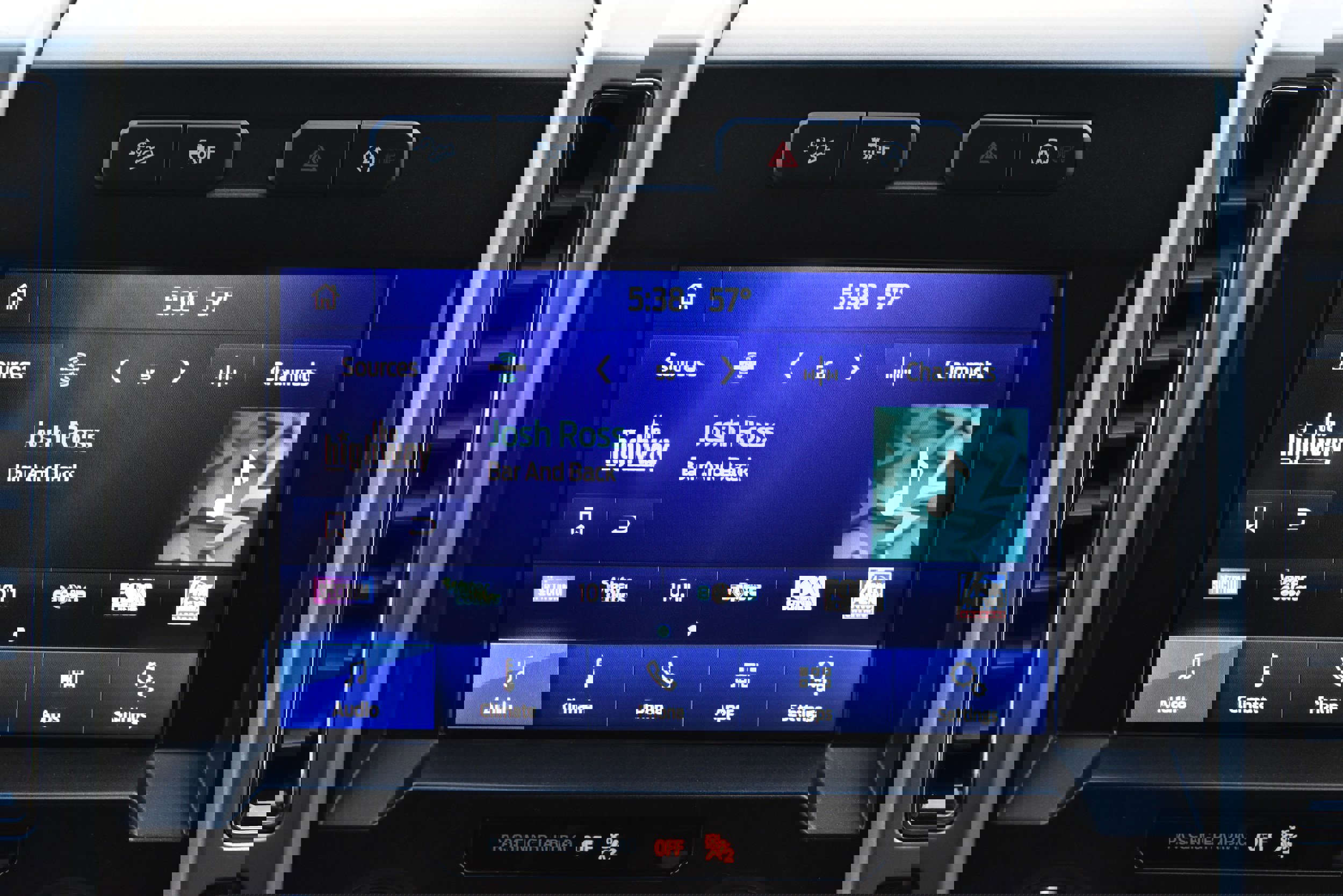 Used 2019 Ford F150 Lariat w/ Equipment Group 502A Luxury image 18