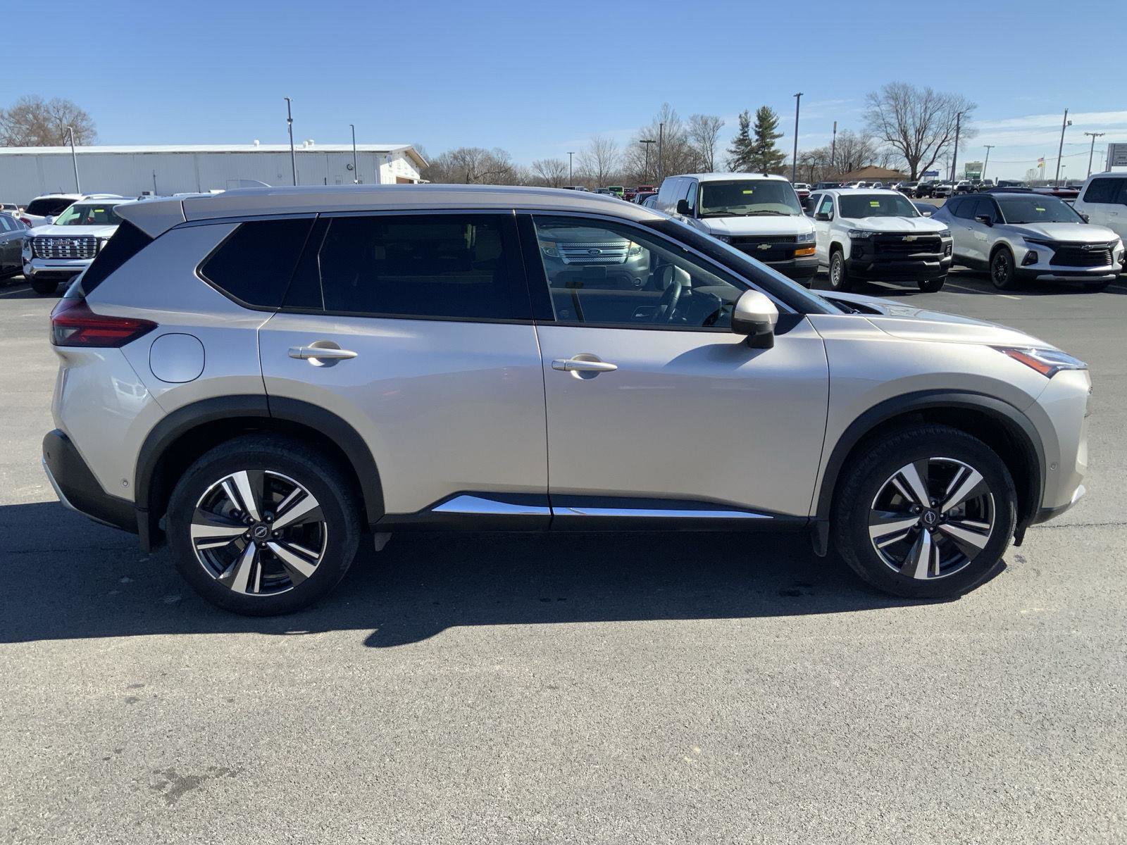 Used 2023 Nissan Rogue Platinum image 16