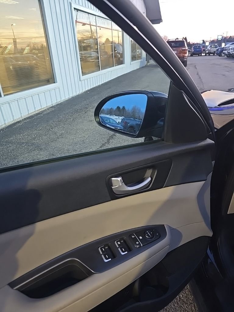 Used 2017 Kia Optima LX image 9