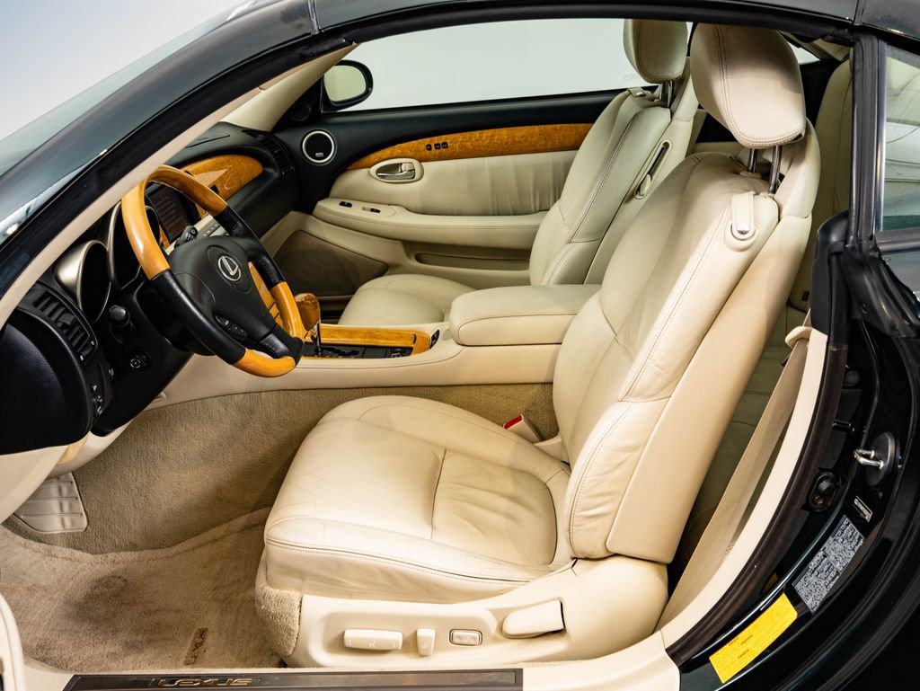 Used 2004 Lexus SC 430 Convertible RWD image 22