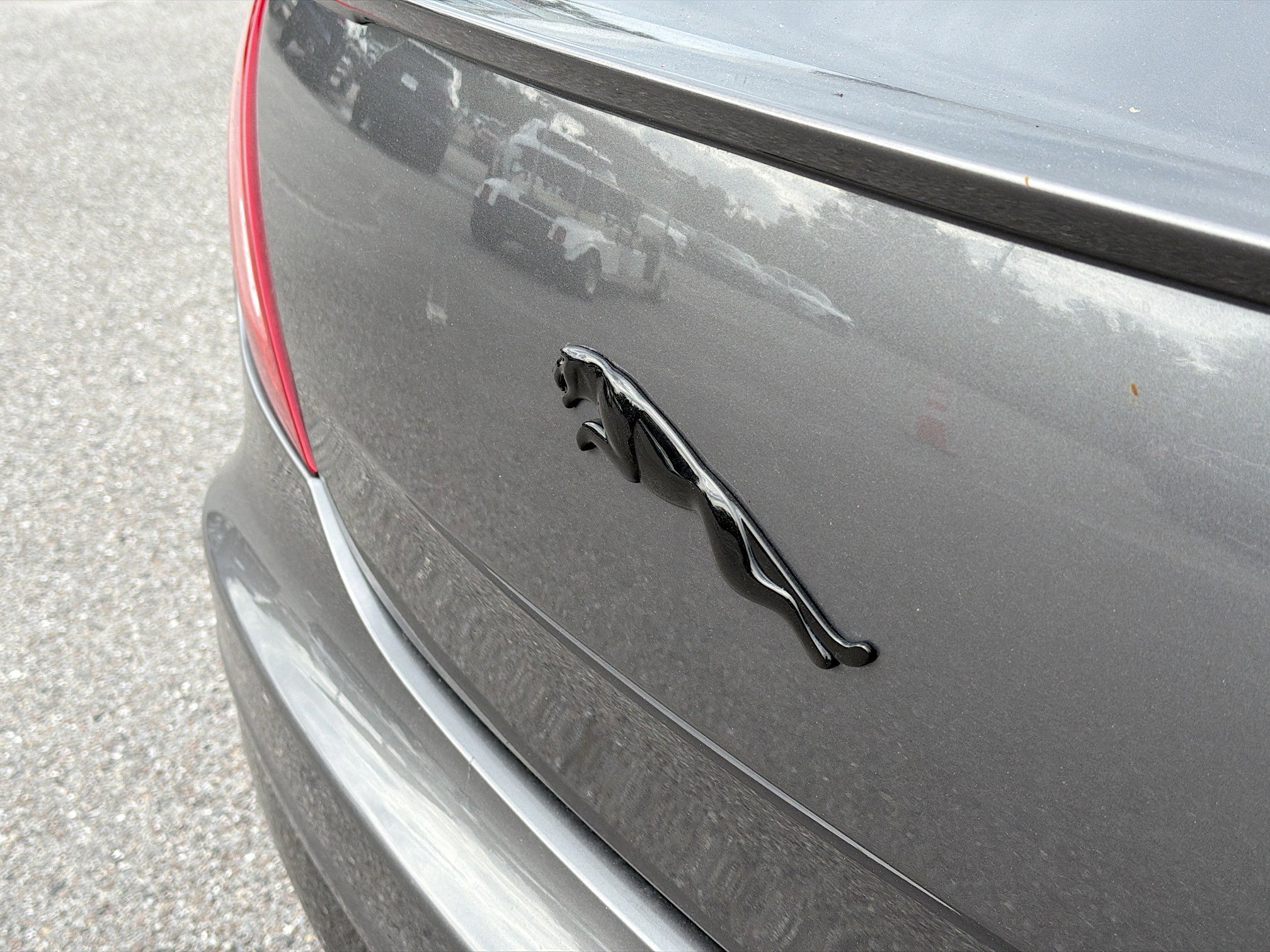 Used 2019 Jaguar XJ R-Sport image 11