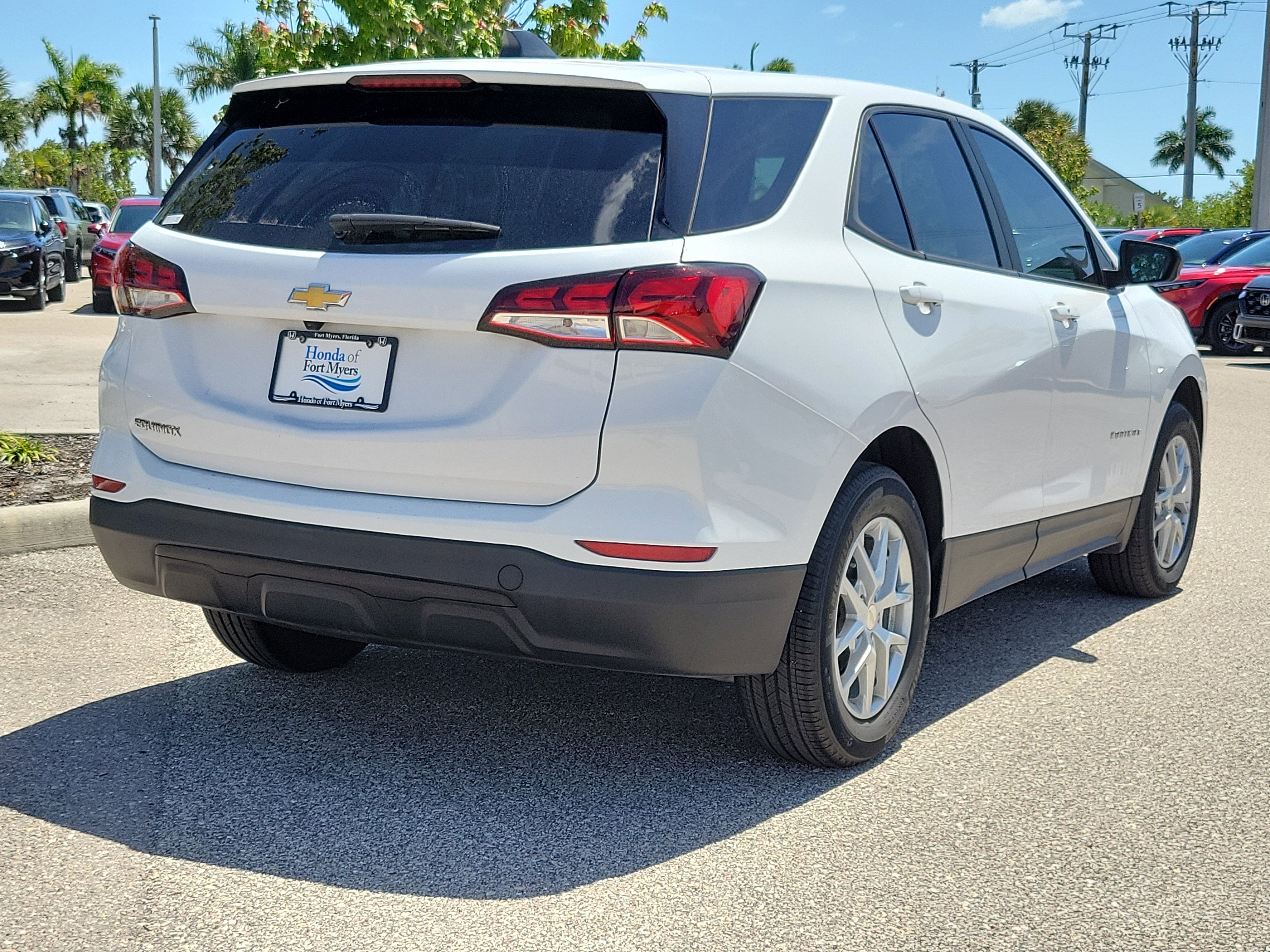 Used 2023 Chevrolet Equinox LS w/ LS Convenience Package image 6