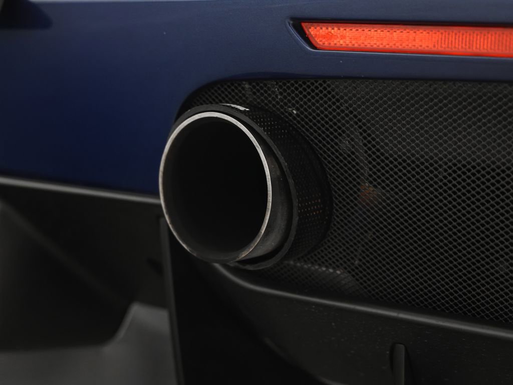 Used 2017 Ferrari 488 Spider image 34