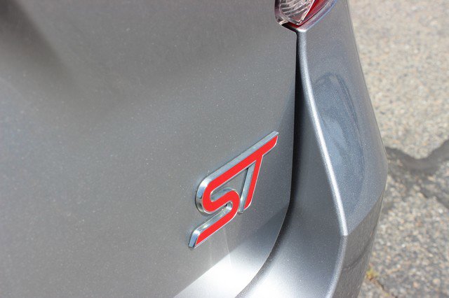 Used 2021 Ford Explorer ST w/ ST Street Pack image 12