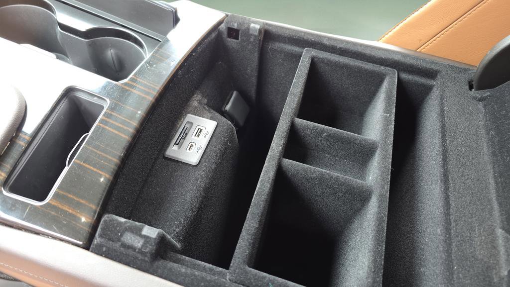 Used 2023 Cadillac Escalade Sport w/ Touring Package image 31