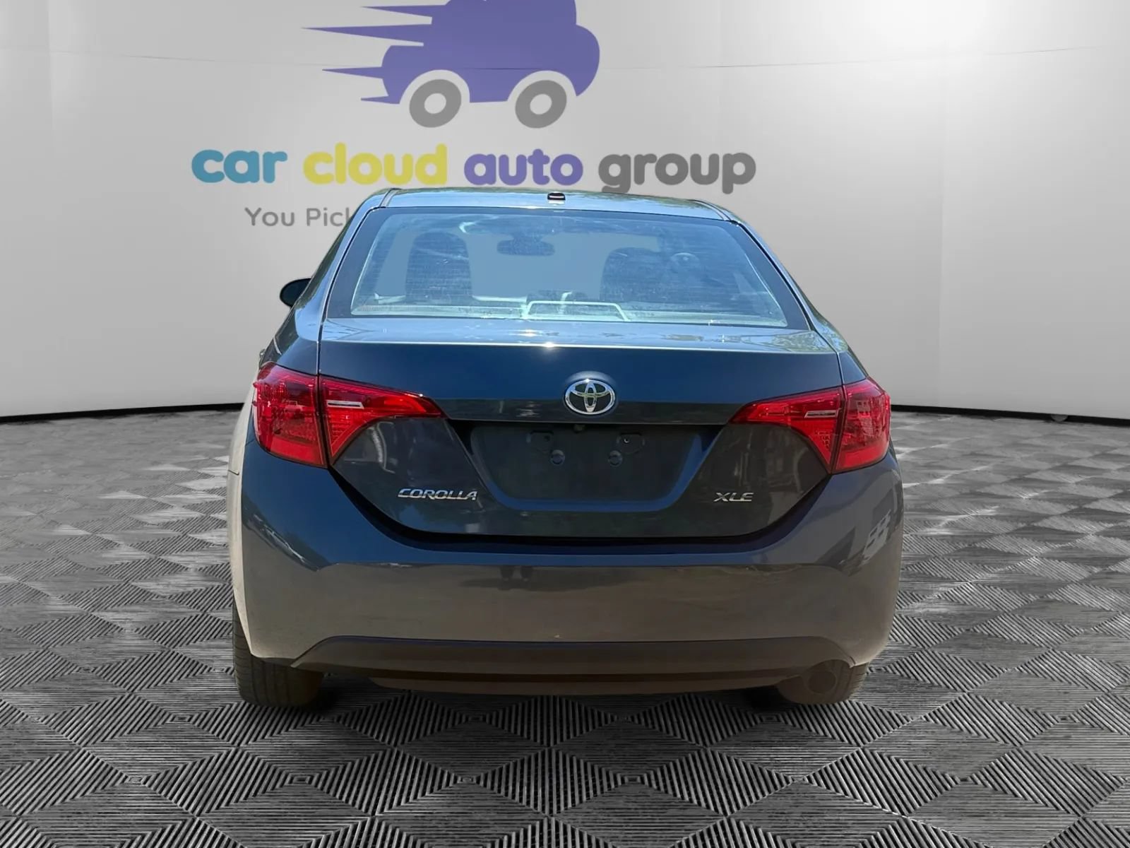 Used 2018 Toyota Corolla XLE FWD image 4