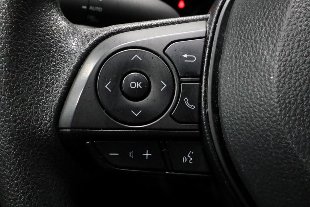 Used 2025 Toyota RAV4 XLE image 26