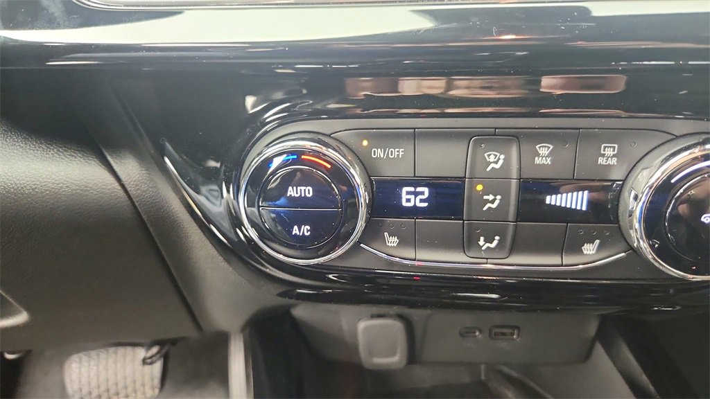 Certified 2024 Chevrolet Trax RS w/ Sunroof Package image 23