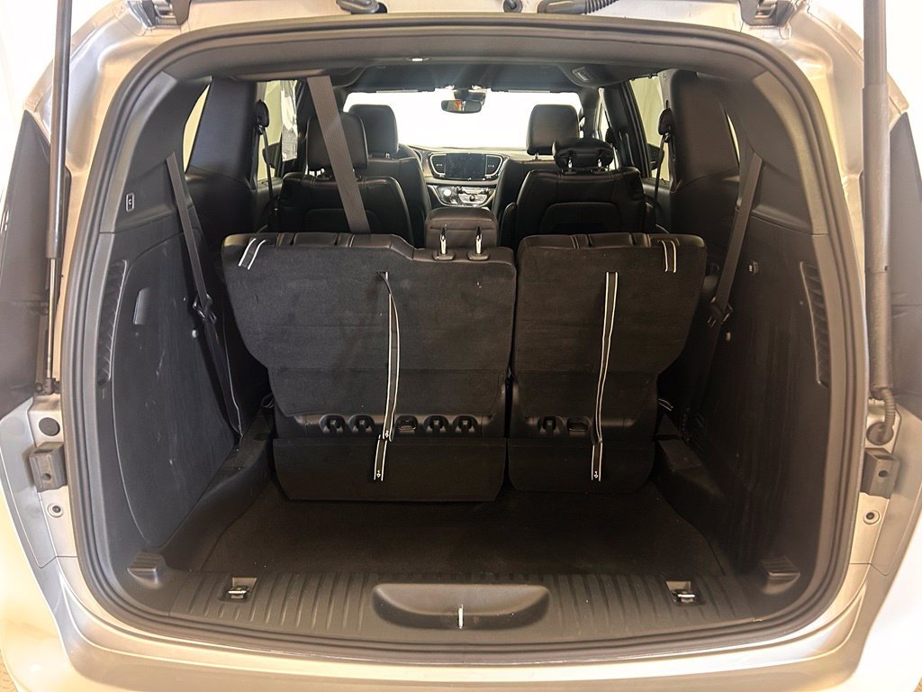 Used 2026 Chrysler Pacifica Select w/ S Appearance Package FWD image 8