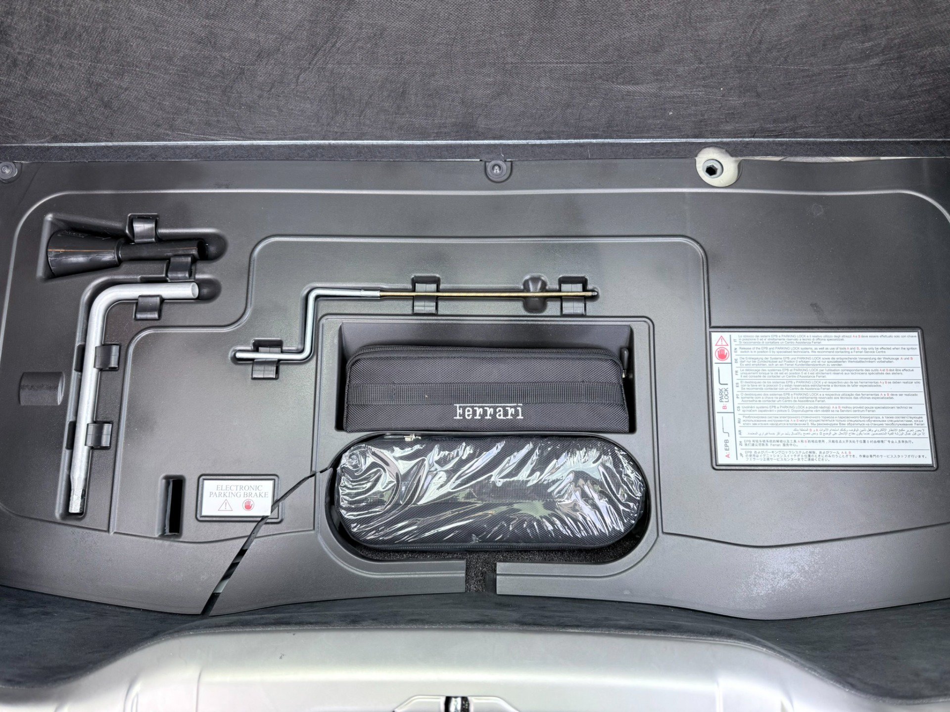 Used 2012 Ferrari FF AWD/4WD image 42