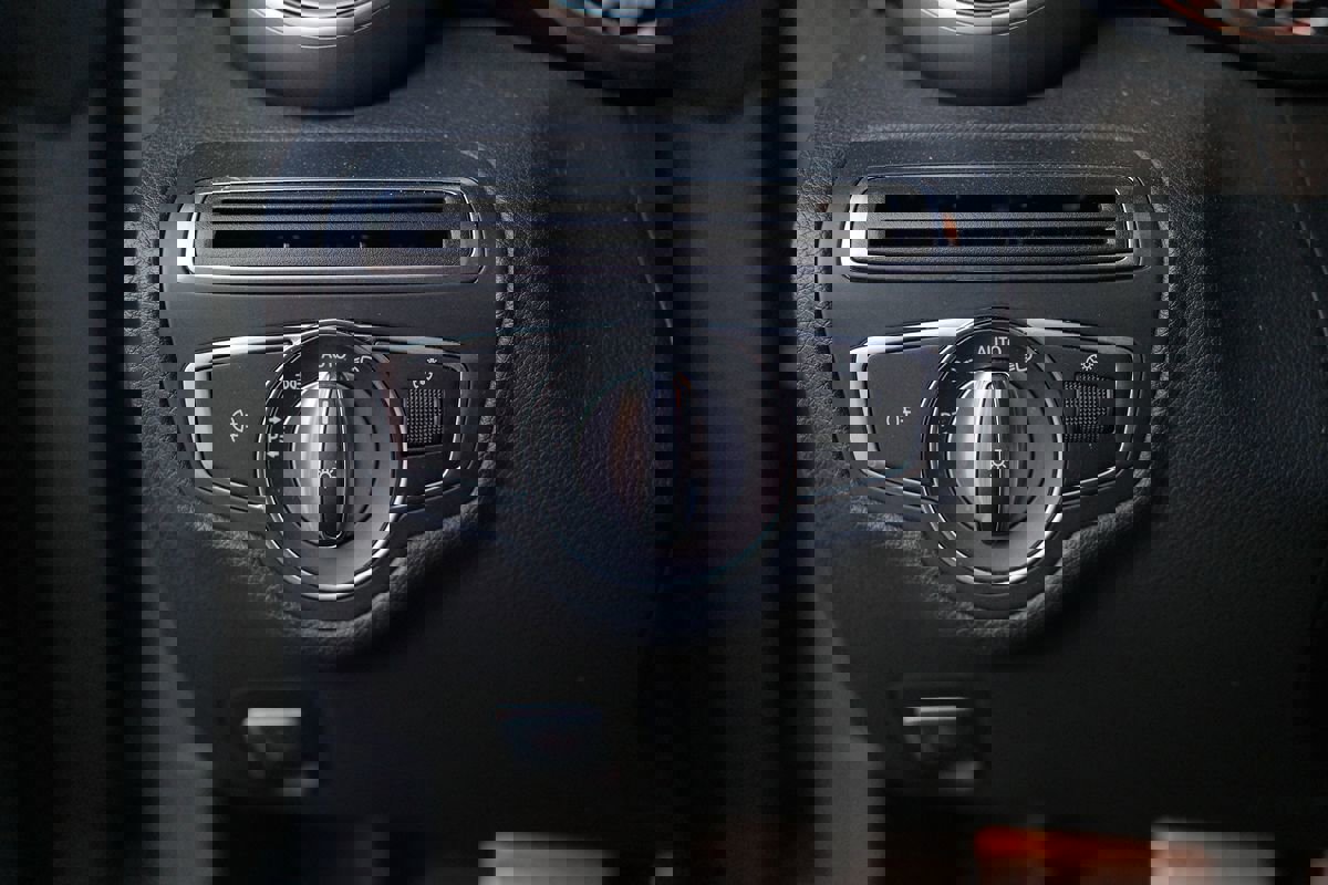 Used 2020 Mercedes-Benz C 300 Cabriolet image 13