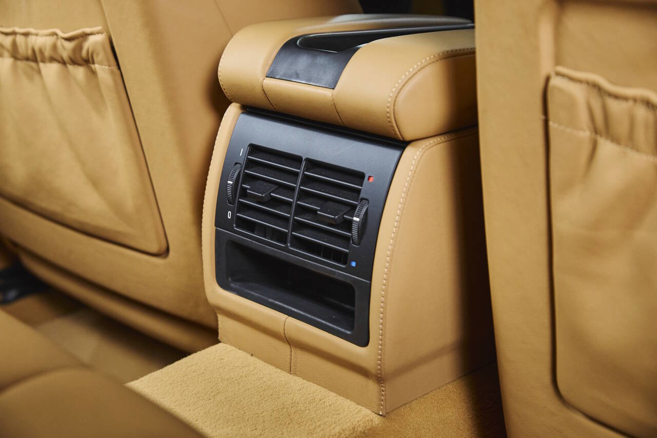 Used 2003 BMW M5 image 74