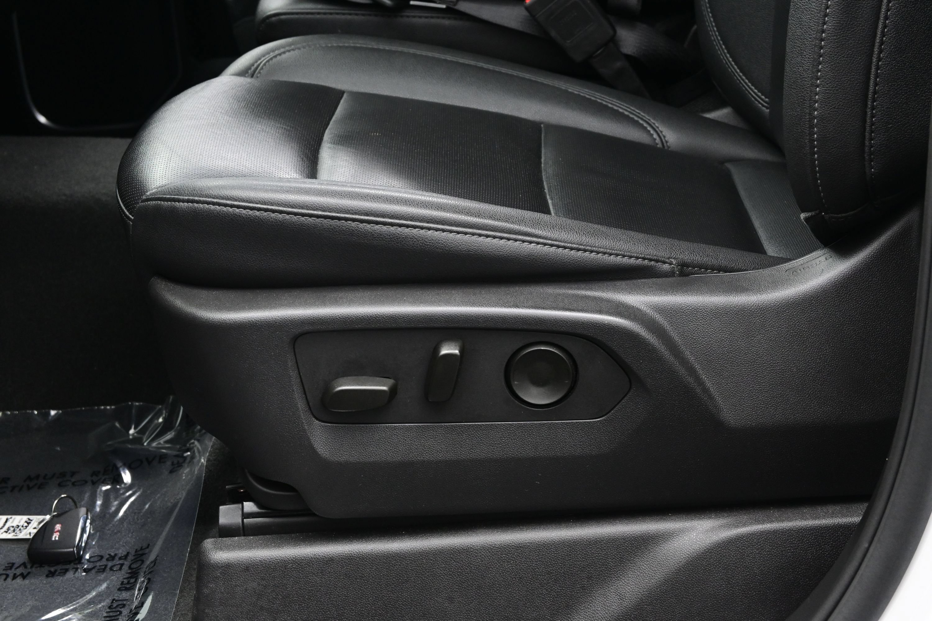 Used 2025 GMC Sierra 1500 SLT AWD/4WD image 12