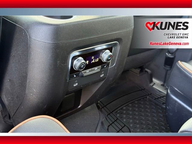 Used 2022 GMC Yukon AT4 AWD/4WD image 27