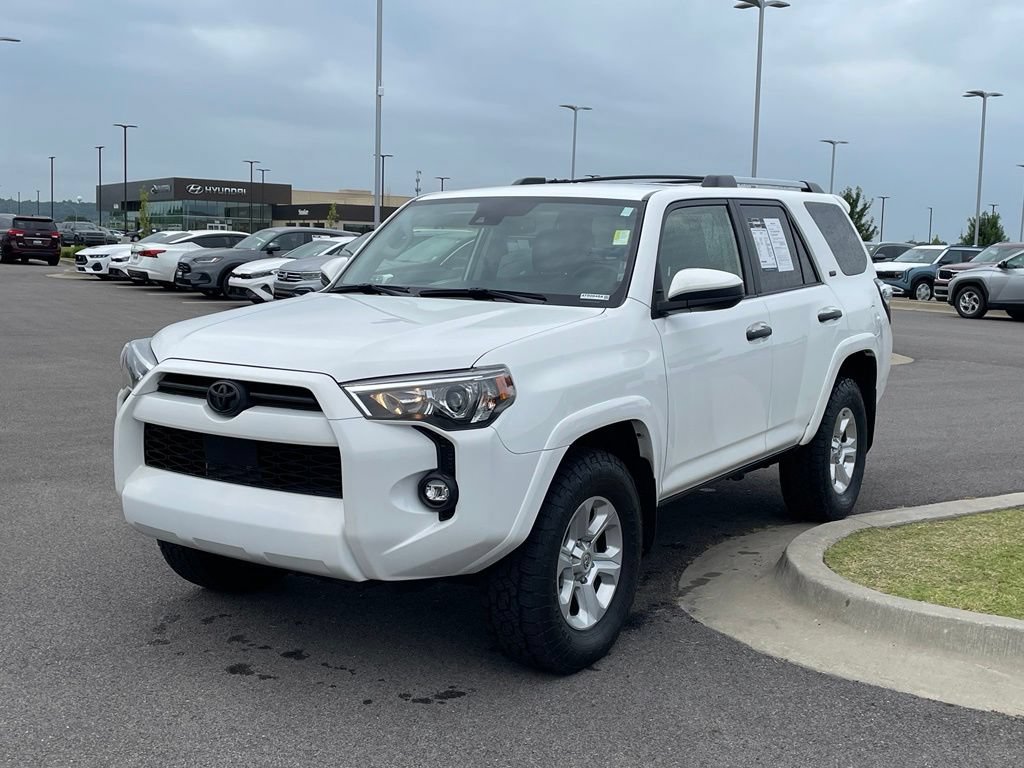 Used 2022 Toyota 4Runner SR5 AWD/4WD image 3