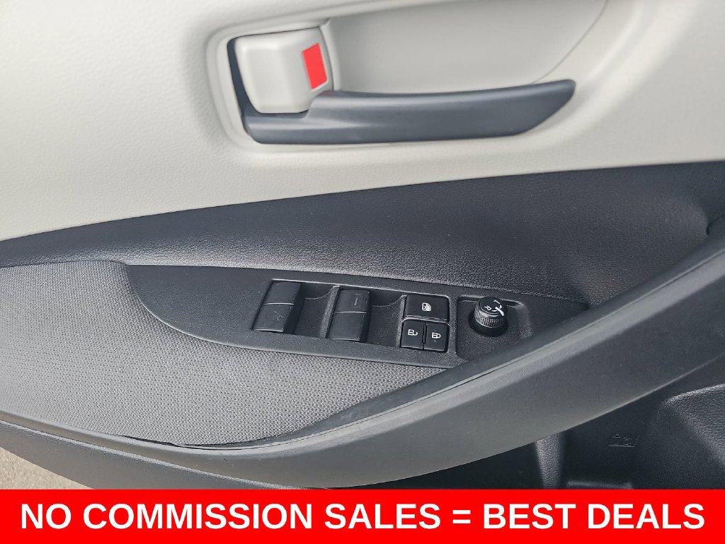 Used 2022 Toyota Corolla LE w/ Carpet Mat Package (TMS) FWD image 26