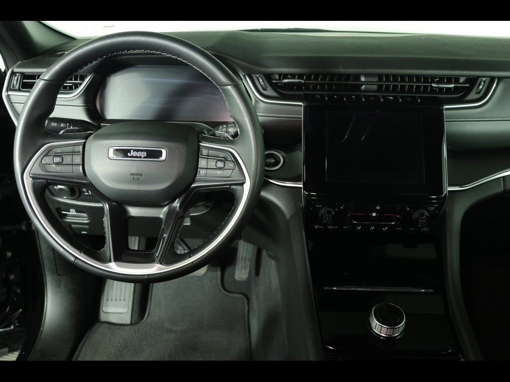 Used 2022 Jeep Grand Cherokee Altitude image 15