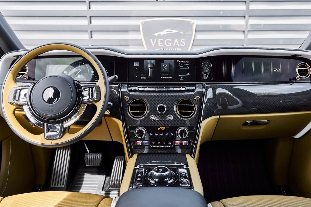 Used 2026 Rolls-Royce Cullinan Black Badge image 63