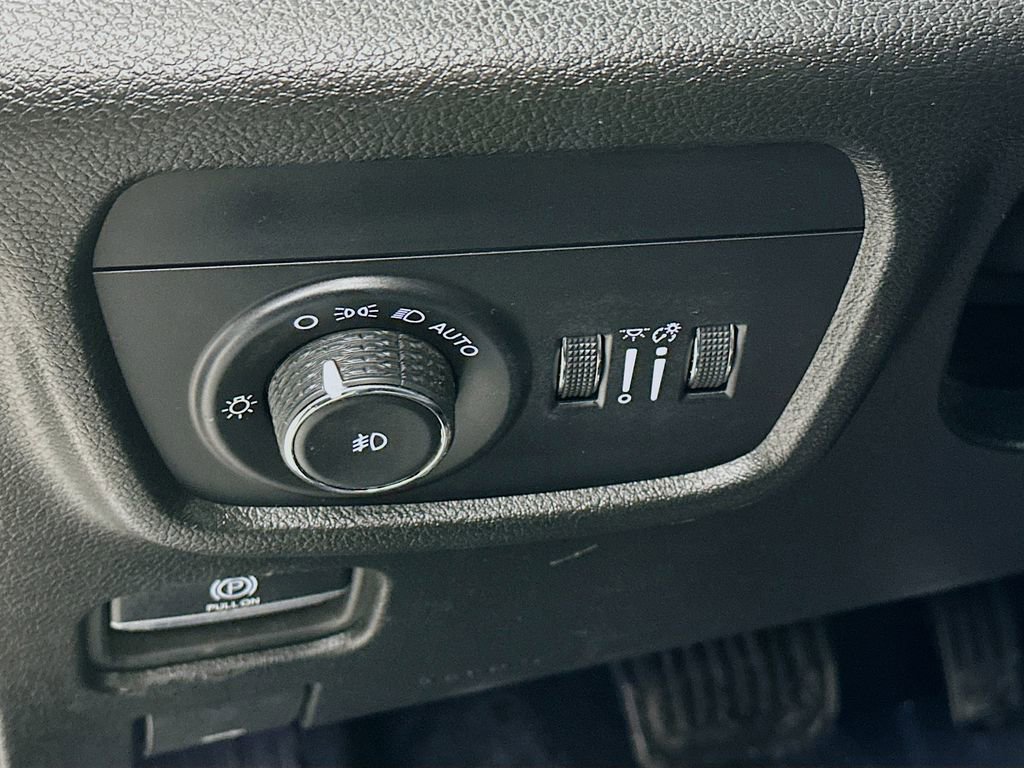 Certified 2024 Jeep Grand Cherokee Overland image 17