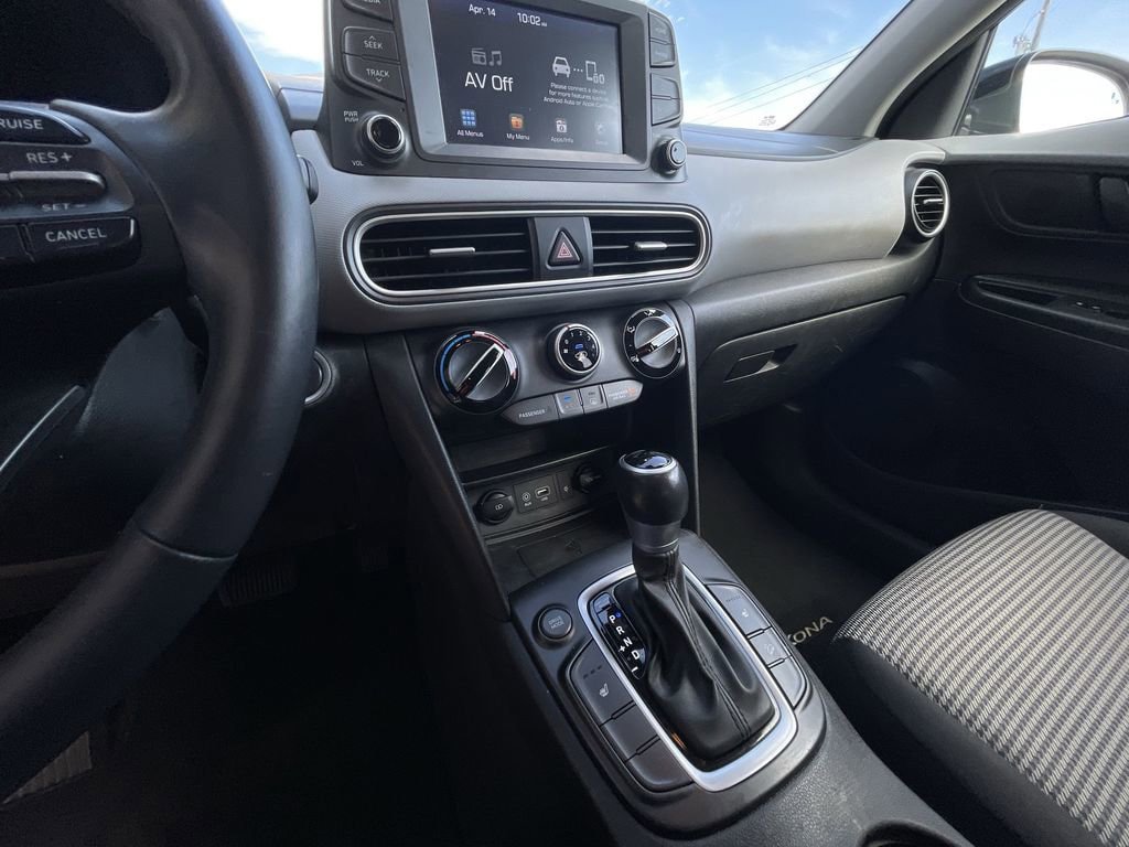 Used 2020 Hyundai Kona SEL Plus FWD image 34