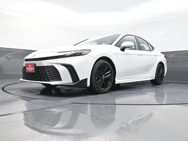 Used 2026 Toyota Camry SE FWD image 33