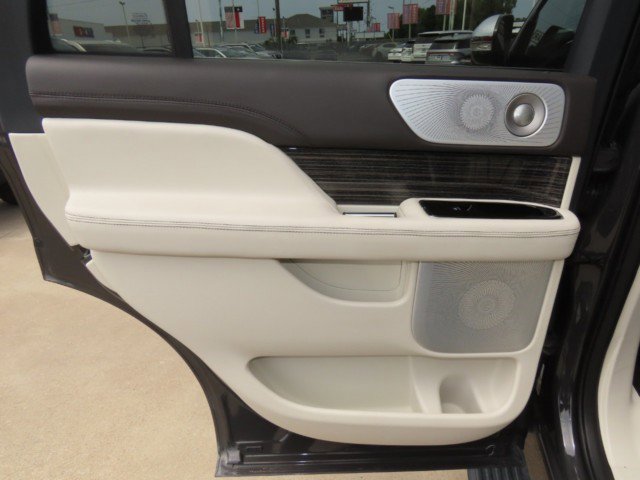 Certified 2023 Lincoln Navigator Black Label AWD/4WD image 18