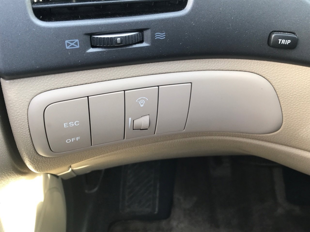 Used 2010 Kia Optima LX image 15