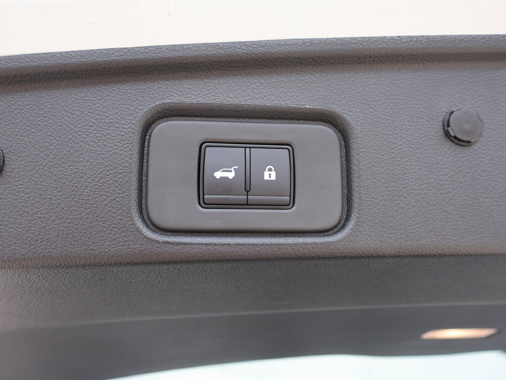 Used 2026 Nissan Pathfinder SL w/ SL Premium Package AWD/4WD image 17