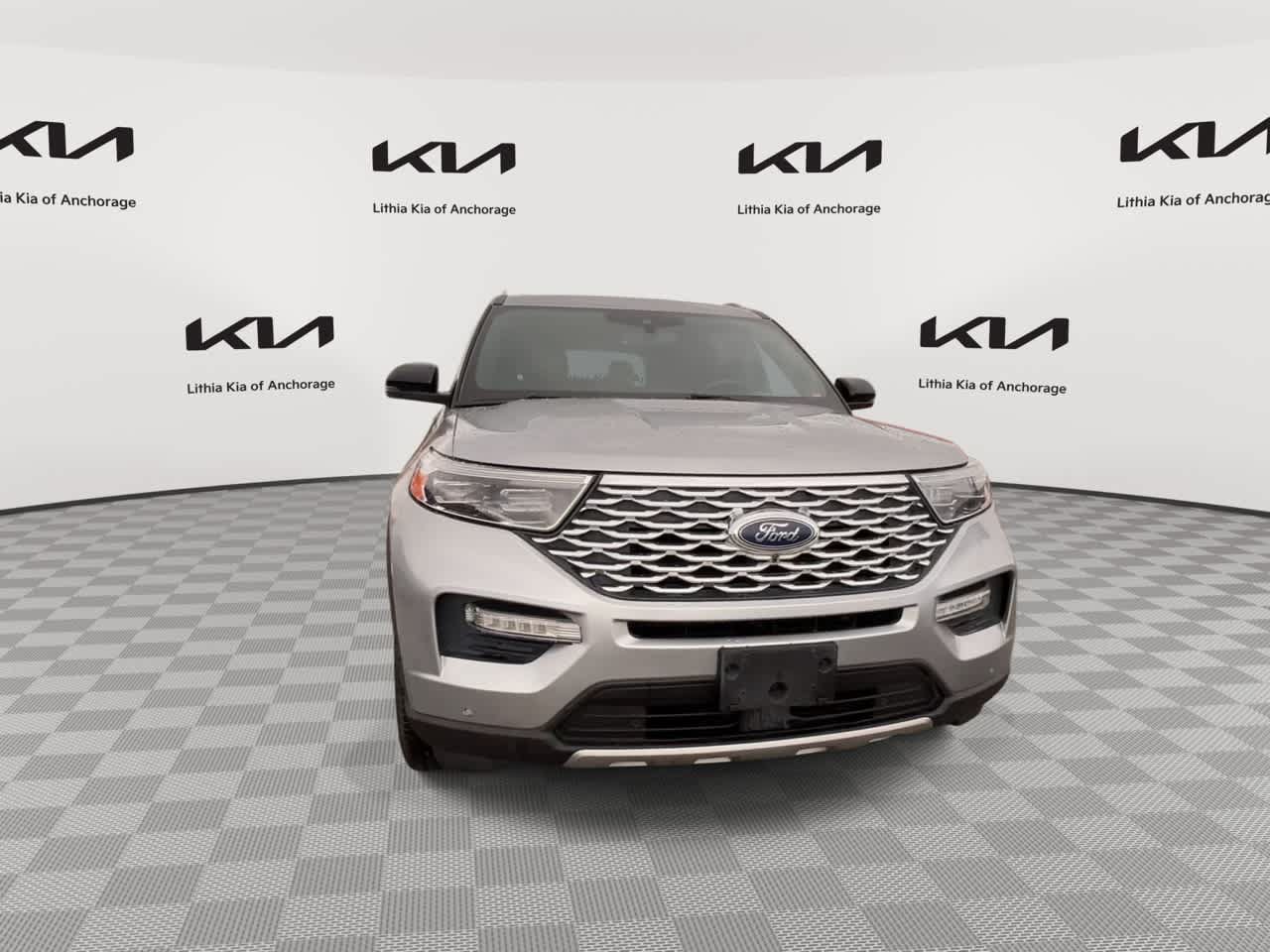 Used 2020 Ford Explorer Platinum AWD/4WD image 3
