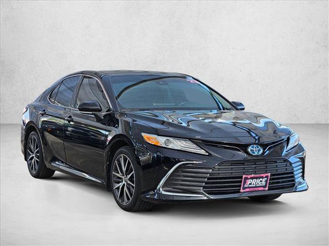 Used 2022 Toyota Camry XLE w/ Cold Weather Package FWD image 3