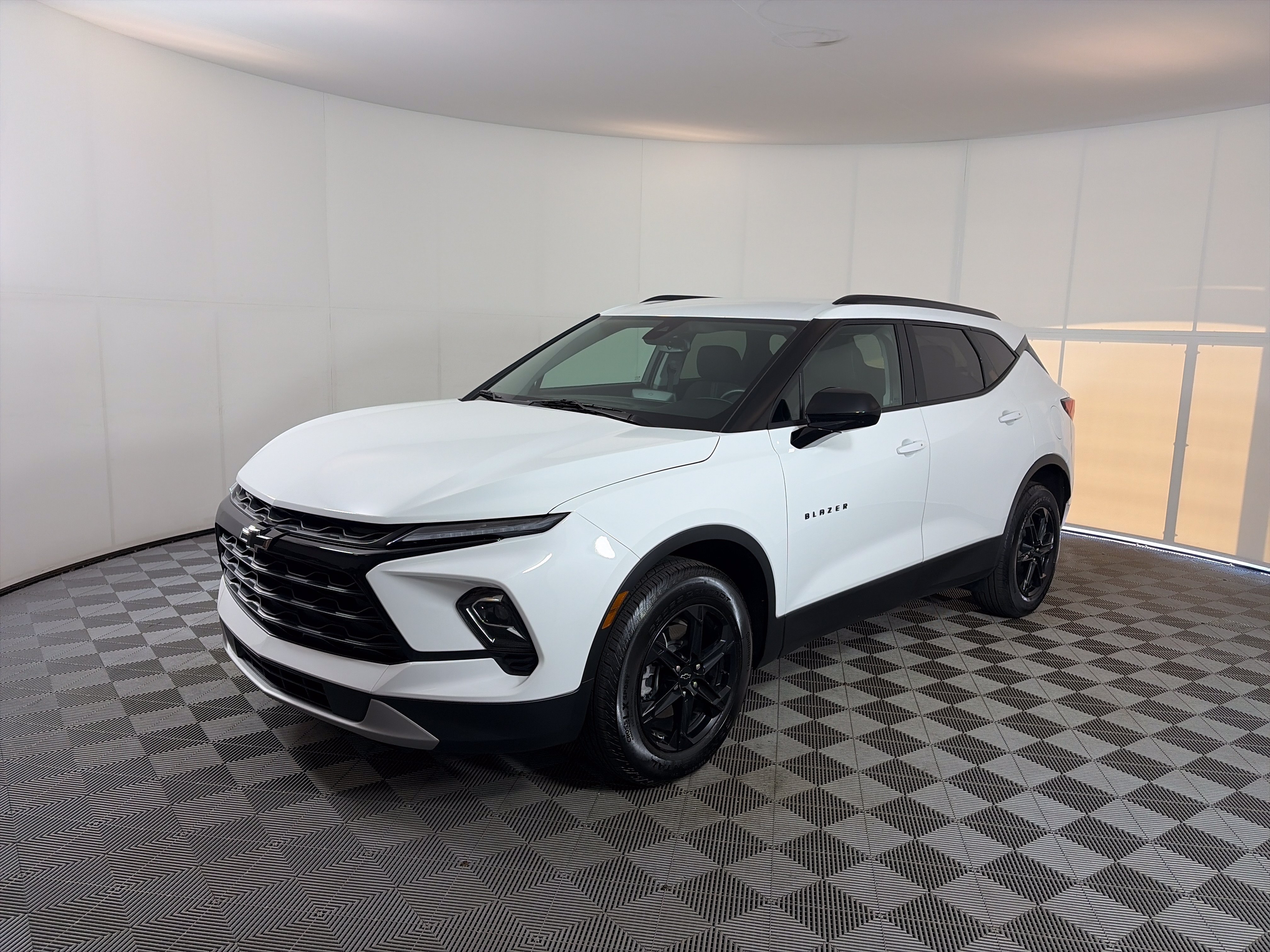 Certified 2024 Chevrolet Blazer LT w/ Convenience Package AWD/4WD image 2