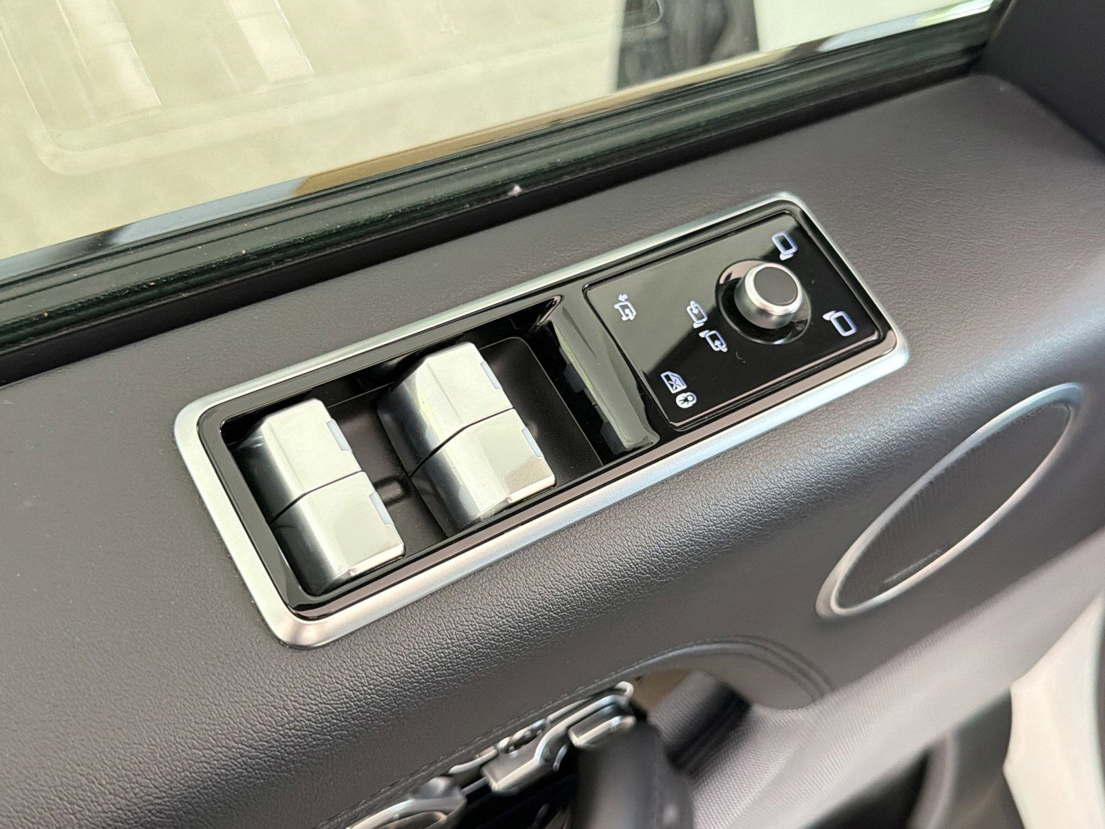 Used 2020 Land Rover Range Rover HSE AWD/4WD image 21
