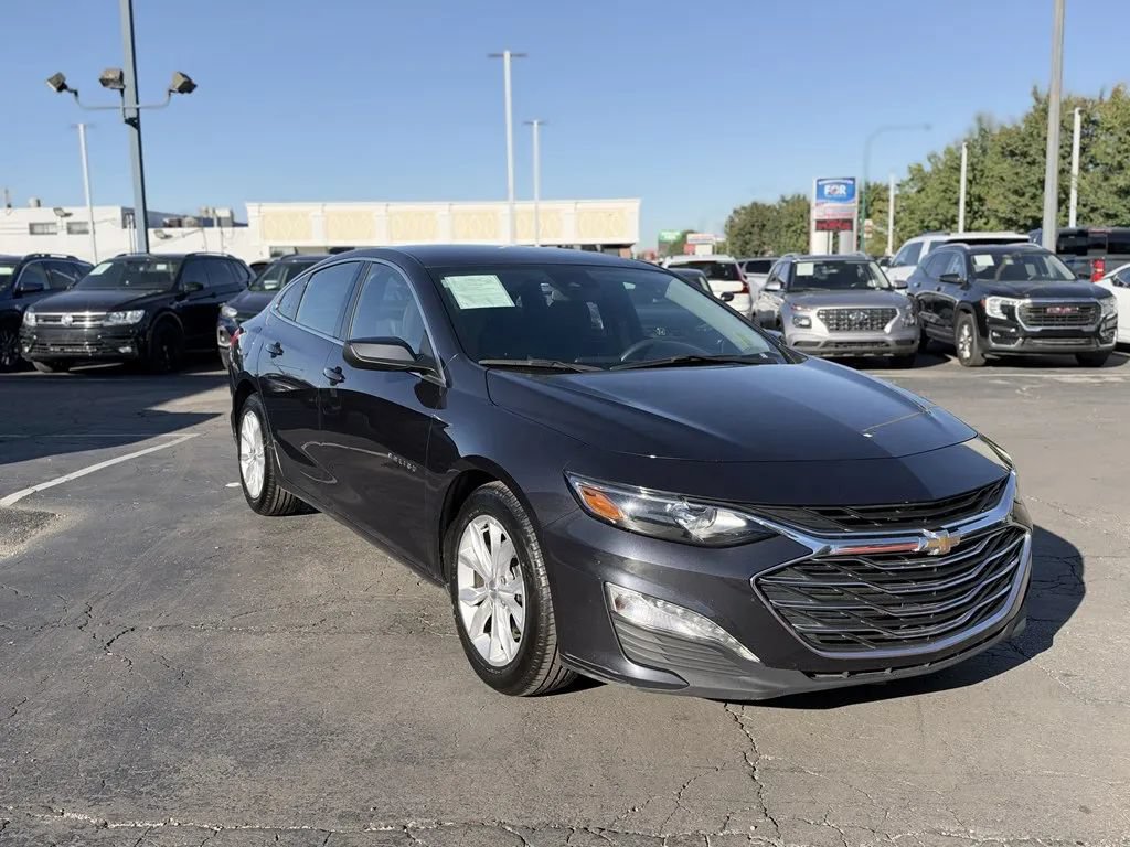Used 2023 Chevrolet Malibu LT FWD image 3