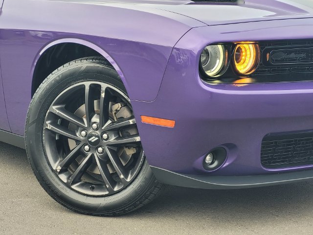 Used 2019 Dodge Challenger SXT w/ Driver Convenience Group AWD/4WD image 9