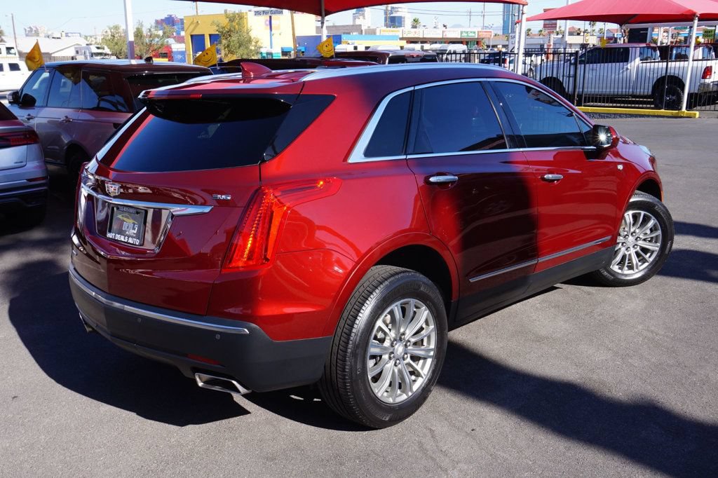 Used 2017 Cadillac XT5 Luxury w/ Driver Awareness Package AWD/4WD image 6