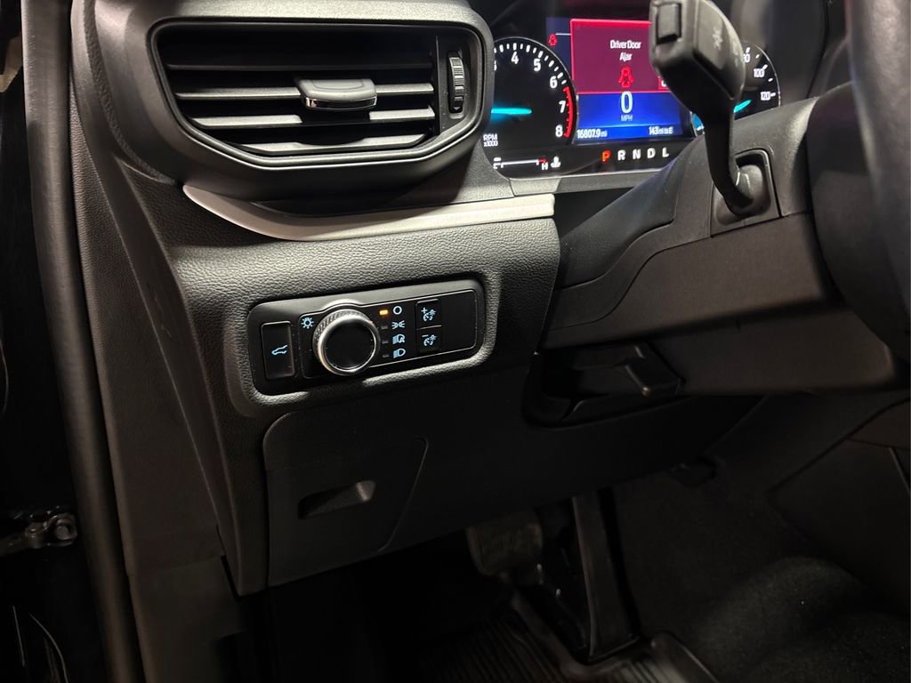 Used 2023 Ford Explorer XLT image 36