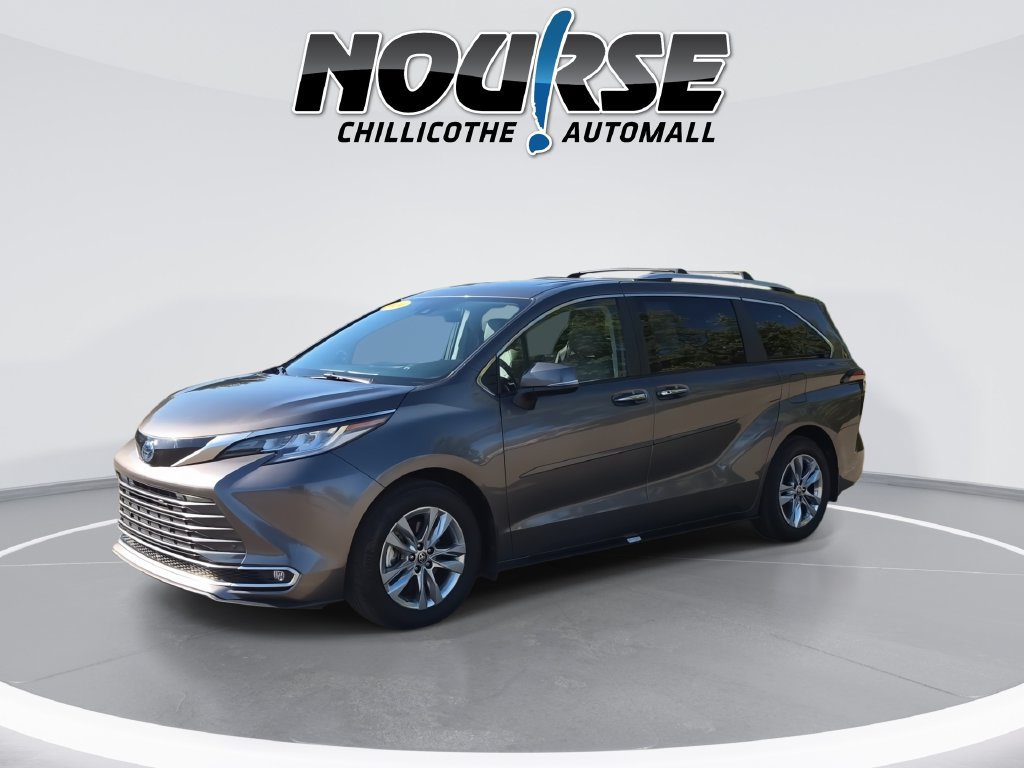 Used 2024 Toyota Sienna Limited AWD/4WD image 4