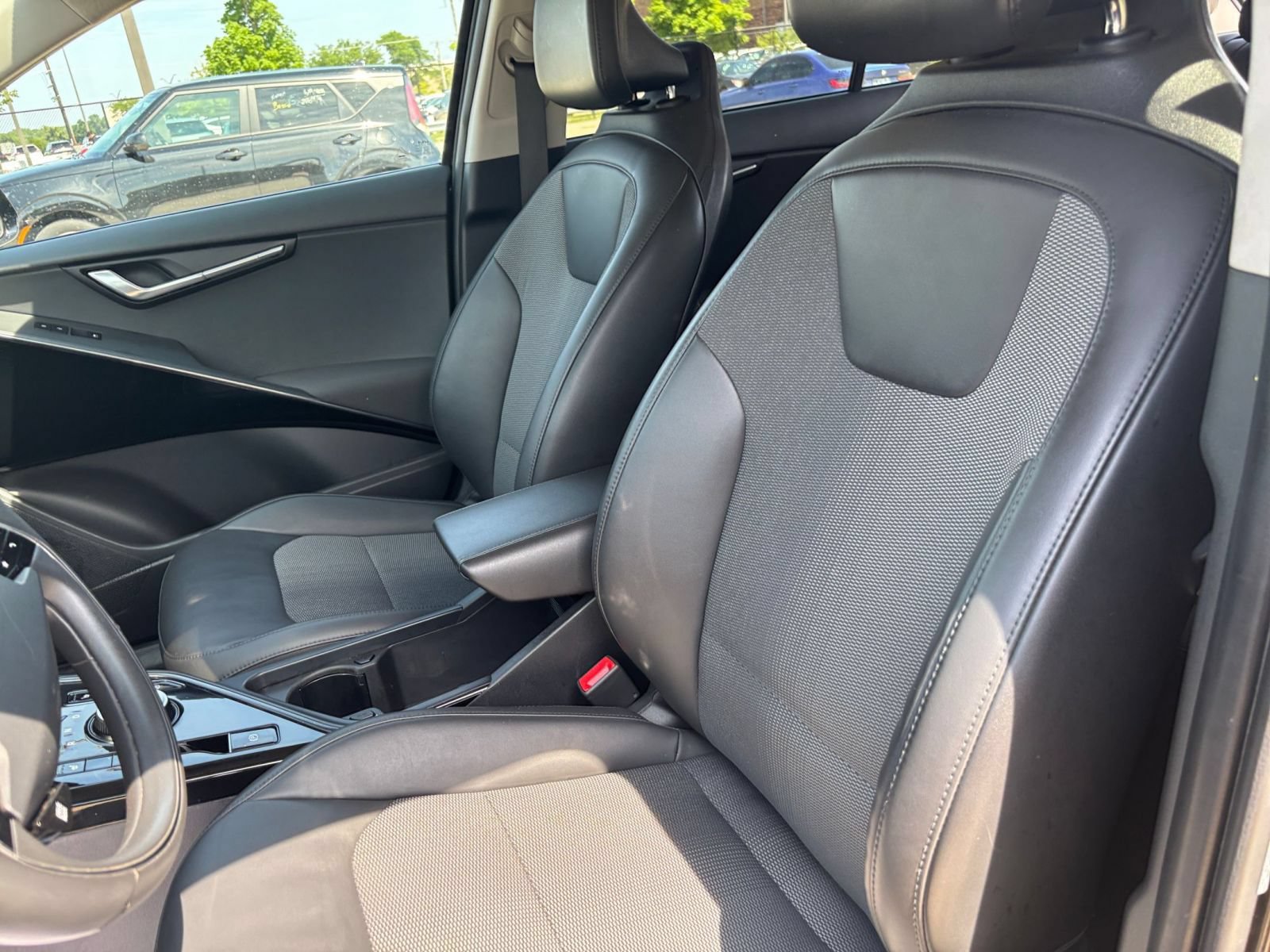 Used 2023 Kia Niro Wind FWD image 40