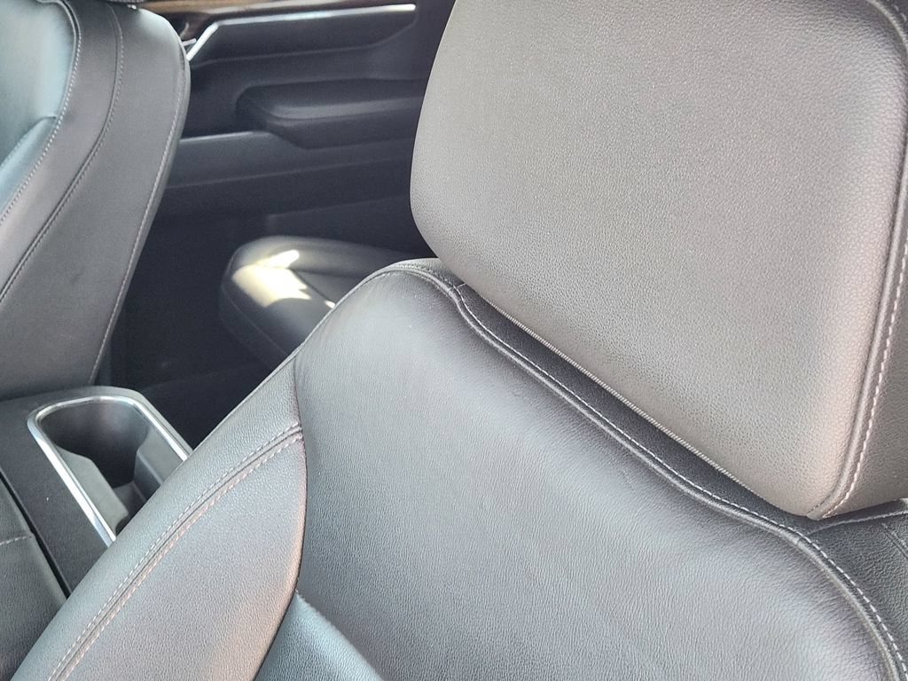 Used 2022 Chevrolet Silverado 1500 LT Trail Boss w/ Convenience Package II AWD/4WD image 19