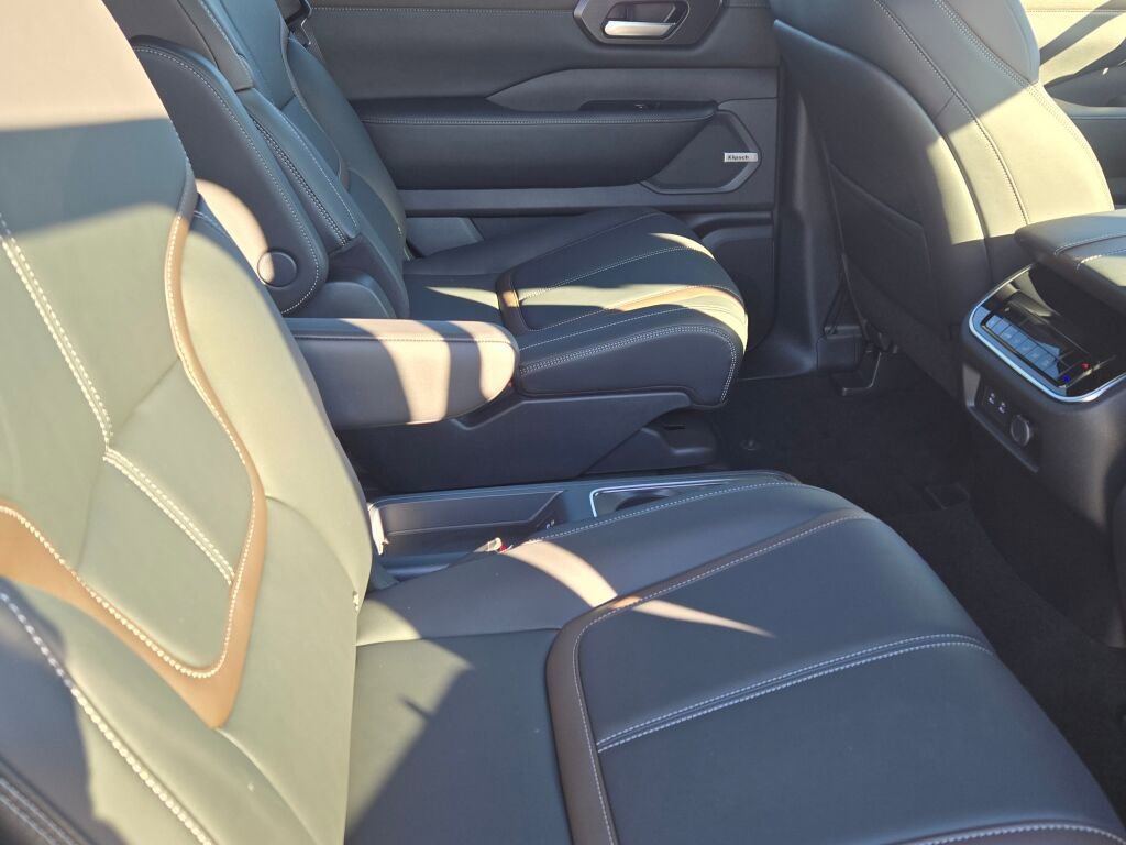 New 2026 Nissan Armada SL w/ Captain's Chari Seat Package image 12