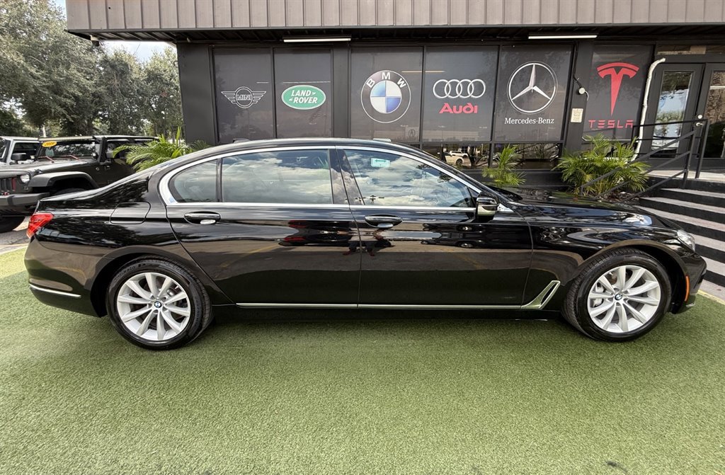 Used 2019 BMW 740i xDrive image 8